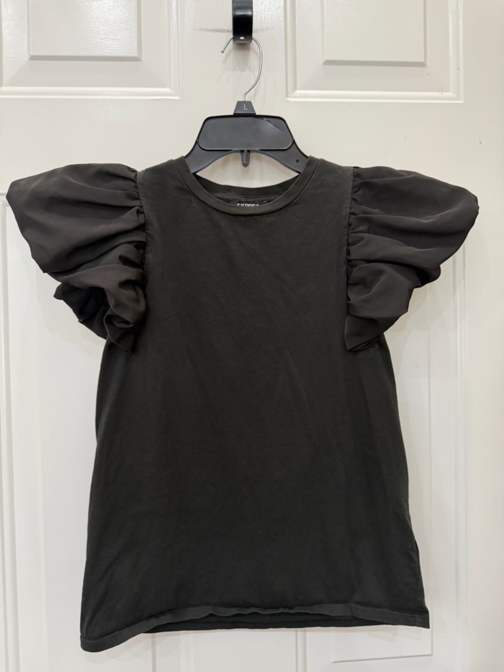 Evereve Black Puff-Sleeve Crewneck Tee